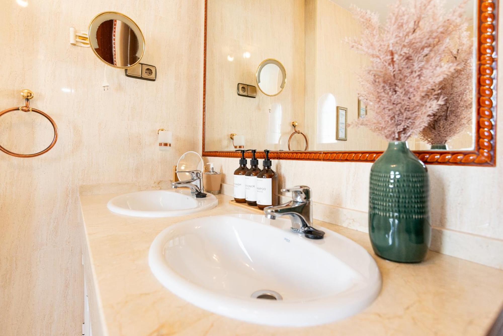 טורמולינוס Villa Valentina - Renovated On Los Alamos Beach מראה חיצוני תמונה